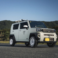 ダイハツ・タフトを、100均アイテム活用で「アメリカン商用車風」に！？　アウトドア感を楽しむカスタム…CARTUNE PickUpCars 2026 画像