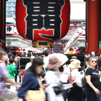 上半期の訪日客2108万4800人、コロナ禍以来の前年割れ、中国人56.4%減［新聞ウォッチ］ 画像