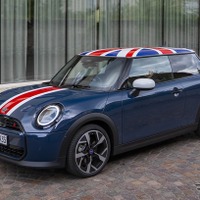 MINI 生産開始25年記念「MINI Cooper Oxford Edition」全身にユニオンジャック　欧州で発表 画像