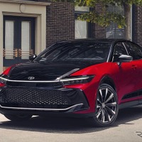 トヨタ「クラウン・クロスオーバー」改良新型、米国で先行発表…第5世代ハイブリッド新搭載 画像