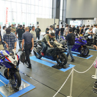 国内4メーカーの最新モデルが「バイクの日」イベントにずらり、二輪業界にとって「嬉しい話題」も 画像
