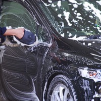 炎天下の「洗車」はNG？　水ジミ・シャンプー跡を防ぐ夏の洗車方法を知る 画像