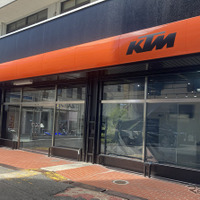 「KTM大阪中央」がグランドオープン、東大阪に新正規ディーラー誕生 画像
