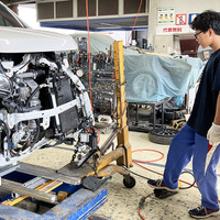 長野・飯田の中学2年生が、フレーム修正から溶接・塗装まで本格体験…「車社会を支える」仕事の尊さを知る 画像