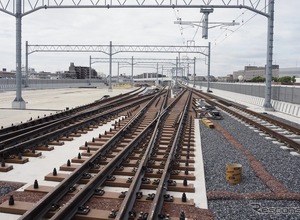 線路を歩く！ 高架開業前の西武鉄道・東村山駅で「レールウォーク」 画像
