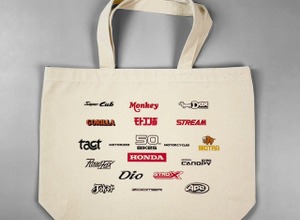 生産終了のホンダの50ccバイクに敬意、名車ロゴをデザインしたトートバッグ＆Tシャツ登場 画像