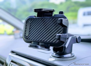今年の暑さはヤバイ！ 車内で“スマホ熱暴走”、実践的対策教えます 画像