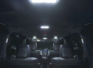 『ノア/ヴォクシー』の車内を簡単調光、80系専用「LEDルームランプ」が販売開始 画像