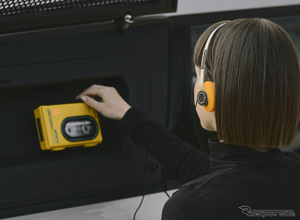 MINI『カントリーマン』に懐かしの“ウォークマン”装備？ 特別な2台のカスタムカーが意味するものは 画像