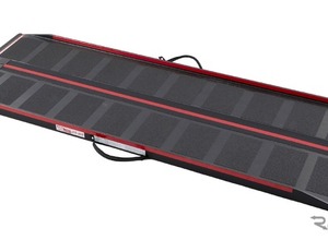 車いす用スロープ新製品を6月発売、軽量・高剛性を両立…ダンロップと東レが共同開発 画像