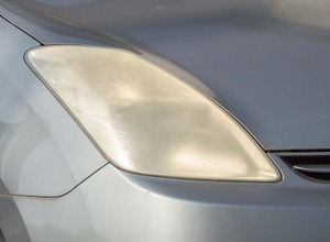 ヘッドライトの「黄ばみ」は要注意！　DIYの応急処置よりもプロに相談を…8月から車検はロービーム計測に全国完全移行 画像