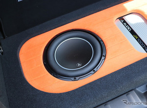 後方のサブウーファーの音を「フロントスピーカー」の音と一体化！［低音を制する者はカーオーディオを制す］ 画像
