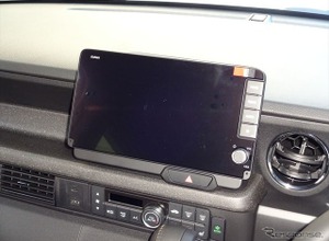 『N-BOX』で同乗者のTV視聴とナビ操作を可能に、ブリッツ「テレビナビジャンパー」ディーラーOPナビにも適合 画像