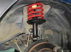 トヨタ「RAV4」ハイブリッドをリフトアップ！  タナベ、専用の純正置き換え「デバイドUPダンパー」発売 画像