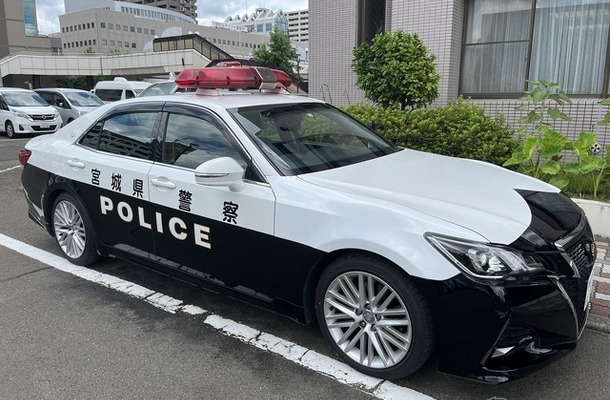 宮城県泉警察署パトカー