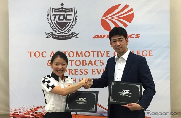 TOC CEO Adelaine Foo Lee Kwan氏（左）とオートバックスセブン取締役 堀井勇吾氏