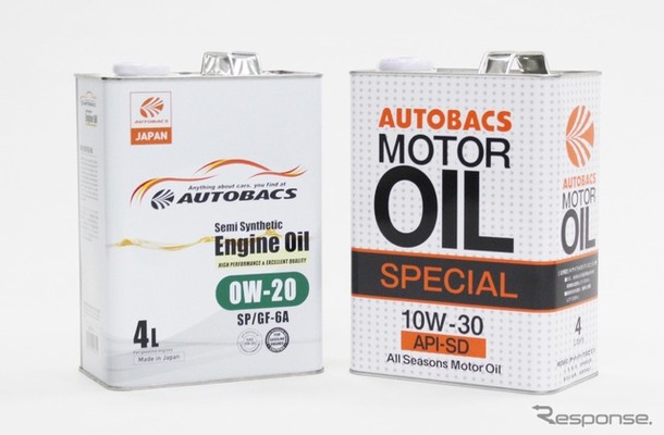 AUTOBACS Engine Oil（左）と初代PBオイル（右）