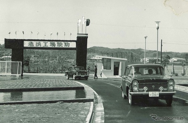 日産追浜工場竣工（1961年）。車両はセドリック