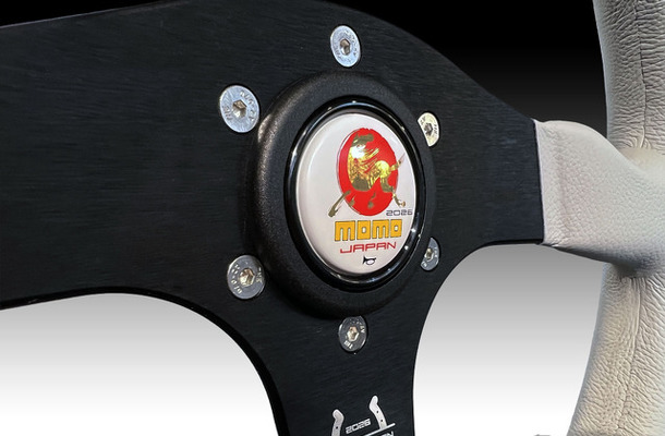 MOMOステアリング日本限定モデル「COMPETITION350 JAPAN LIMITED EDITION 2026」