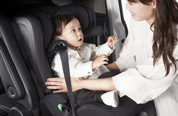 カーメイトの新チャイルドシート「エールベベ・パパットR2」