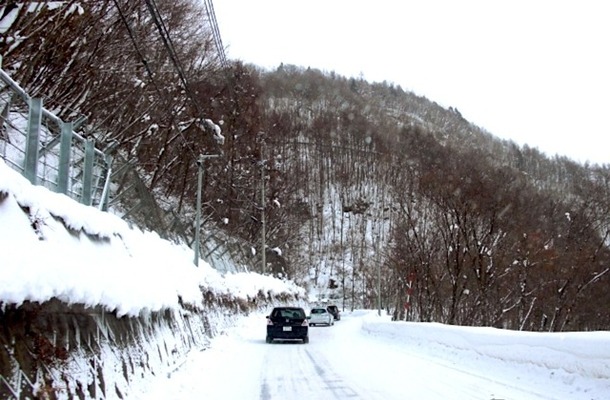 雪道（イメージ）