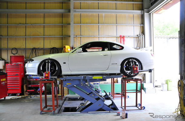 足まわりの基本！ ゴムブッシュのねじれを消す「1G締め直し」～カスタムHOW TO～