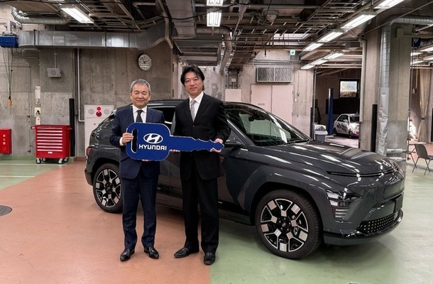 ヒョンデのEV「KONA」を日本工学院八王子専門学校に寄贈
