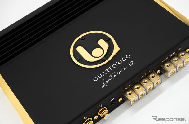 「外部パワーアンプ」の一例（クワトロリゴ・ファンタジア シリーズ）。