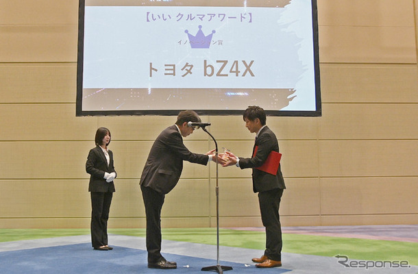 トヨタ『bZ4X』がイノベーション賞、大刷新で“選ばれるEV”へ進化した理由…いいクルマアワード2026