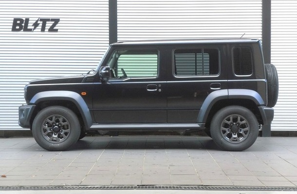 ブリッツ DAMPER ZZ-R　スズキ・ジムニーノマド装着例（基準車高：フロント 30mmダウン / リア 37mmダウン）