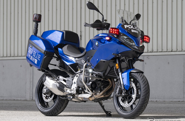 大阪府警察「スカイブルー隊」専用のパトロール・バイクに起用されるBMW『F 900 XR』