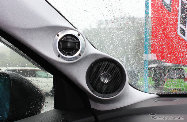 「カーオーディオ・プロショップ」にて製作されたオーディオカーの一例（製作ショップ：カーズファクトリーシュティール＜山形県＞）。