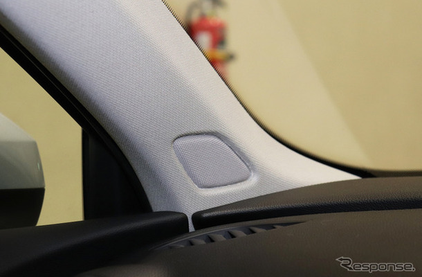 純正スピーカーの取り付け位置の一例。