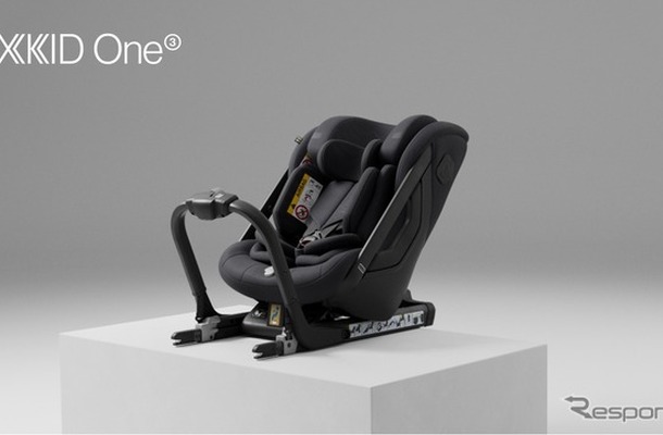 新生児～7歳までの後ろ向き乗車を可能にしたAXKID One＋３