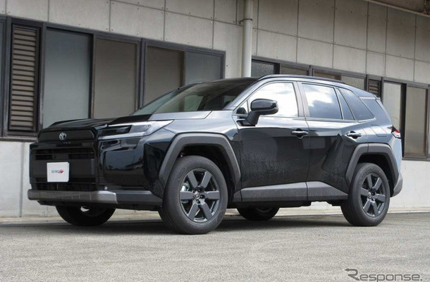 タナベ デバイドUP40　RAV4装着例（推奨時車高　フロント：25mmアップ / リア：30mmアップ）