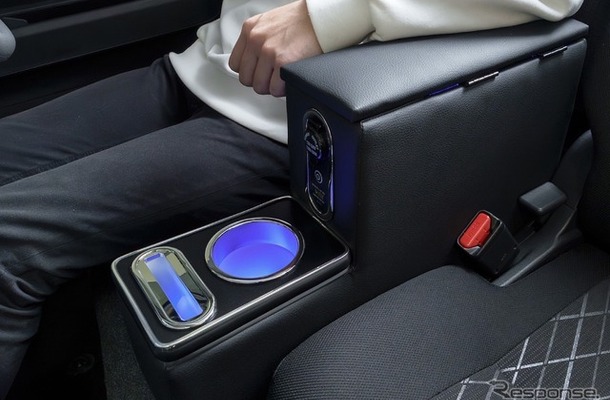 ダイハツ『アトレー/ハイゼットカーゴ』系列専用LEDコンソールボックス