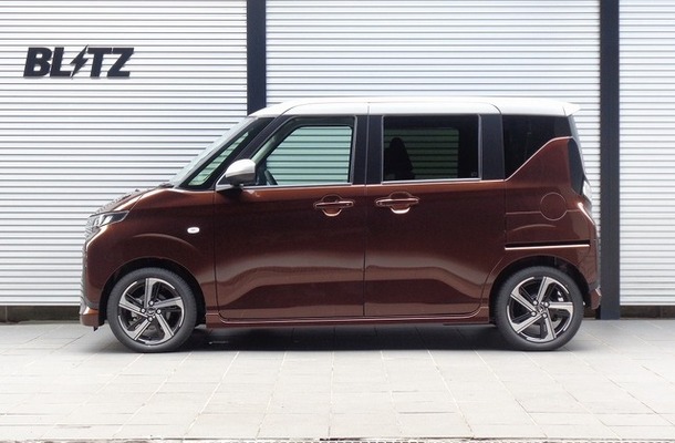 ブリッツ DAMPER ZZ-R　ダイハツ・ムーヴ装着例（基準車高：フロント 25mmダウン / リア 30mmダウン）