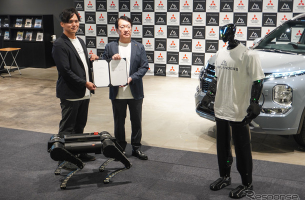 ヒューマノイドロボット量産に向け協業を発表したハイランダーズ増岡宏哉CEO（左）と三菱自動車加藤隆雄会長（右）