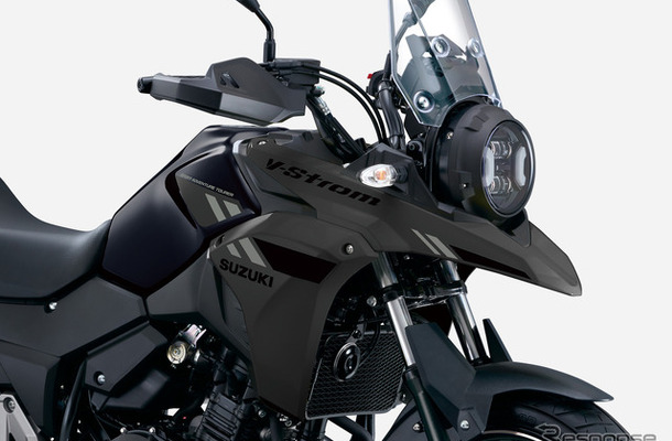 スズキ Vストローム250（マットフラッシュブラックメタリック/パールネブラーブラック）