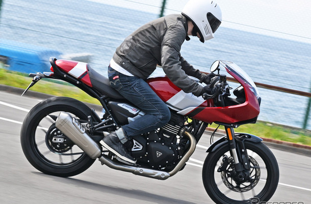 トライアンフ Thruxton 400（スラクストン400）