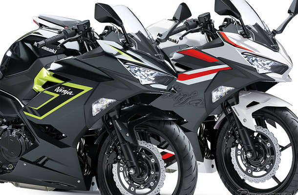 カワサキ Ninja 400（左）とNinja 250（右）2027年モデル
