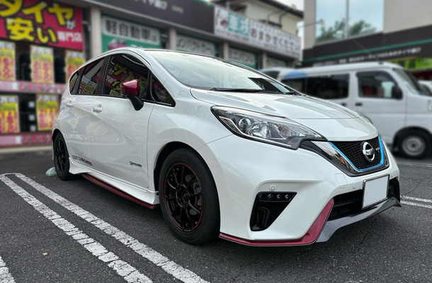 テイン フレックスZ　ノートe-POWERニスモ装着例（フロント 25mmダウン / リア 20mmダウン）