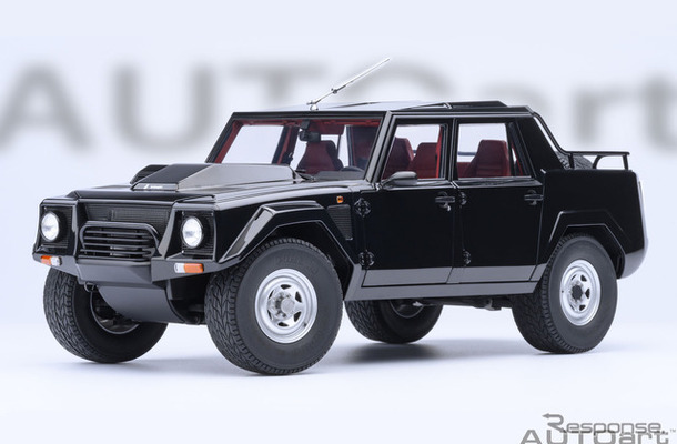 ランボルギーニ『LM002』の1/18スケールモデル