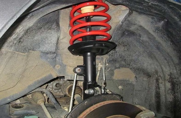 タナベ デバイドUP210＋デバイドUPダンパー　RAV4ハイブリッド装着例