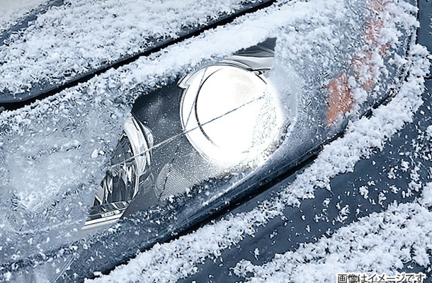 車両ヘッドライトの曲面に対し、剥がれを防止し平滑に貼れる（特許出願済み）