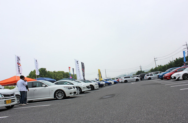 5月に愛媛県で開催された『中四国オートサウンドフェス』の 会場風景。