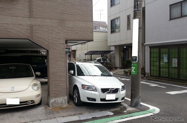 横浜の住宅街にある「トメレタ」駐車場。こんなスペースでも有効活用ができるのが特徴