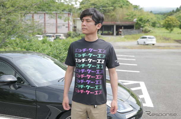 HKSのTシャツにオイルカラーの「KATAKANA BLACK」がラインナップ追加