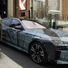 BMW i7のアートカーとドイツ人アーティスト、グレゴール・ヒルデブラント氏