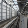 新宿線下り線（奥が所沢方面）